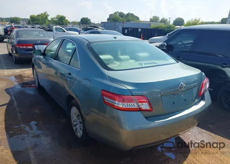 2011 Toyota Camry Le z USA, uszkodzony, nr VIN 4T1BF3EK7BU732359